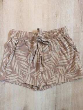 Women’s Leaf-Print Elastic Waist Shorts in Brown and Creamn Size Small